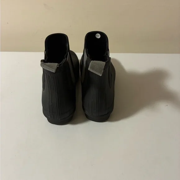 Hunter Women’s Gray Chelsea Rain Boots - Picture 3 of 5